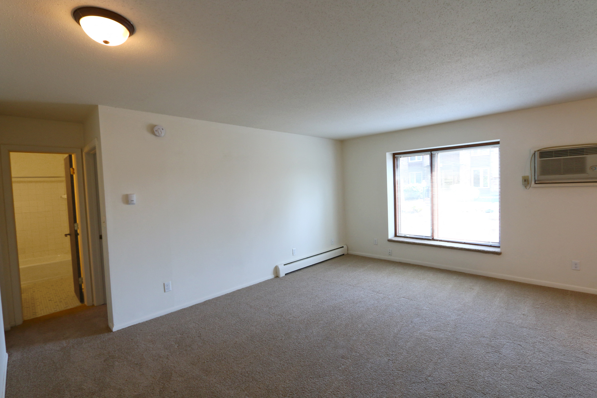 Cedar Manor Apartments Image 2